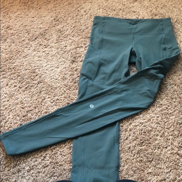 Lululemon Speed Up Tight Size 4 - Picture 2 of 3